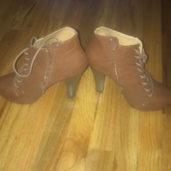 Chester - Picture 3 of 4